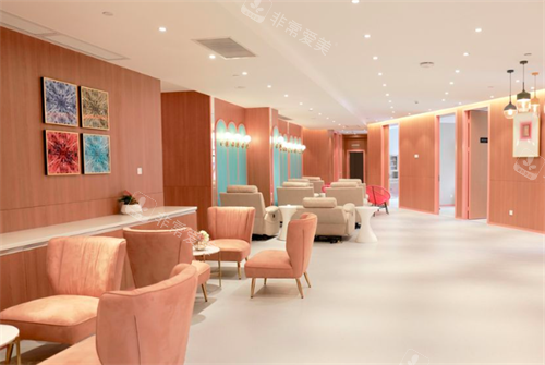 深圳藝星醫(yī)療美容醫(yī)院等待區(qū)