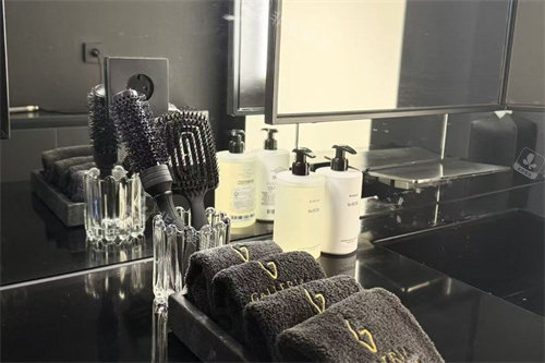 韩国凯丽雅皮肤科江南枫叶vip馆化妆区护肤品