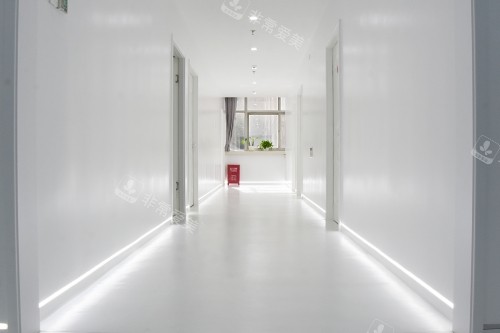 北京雅靓医疗美容医院走廊