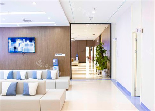 珠海希玛林顺潮眼科等候区环境图