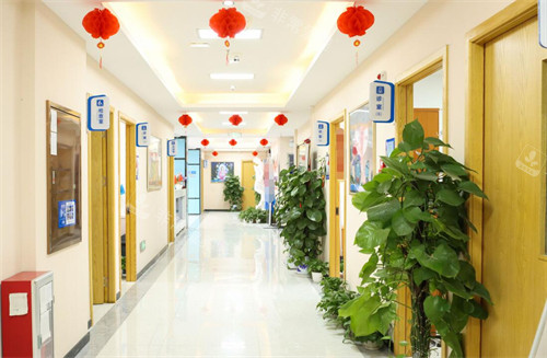 广州建国生殖健康医院走廊照片