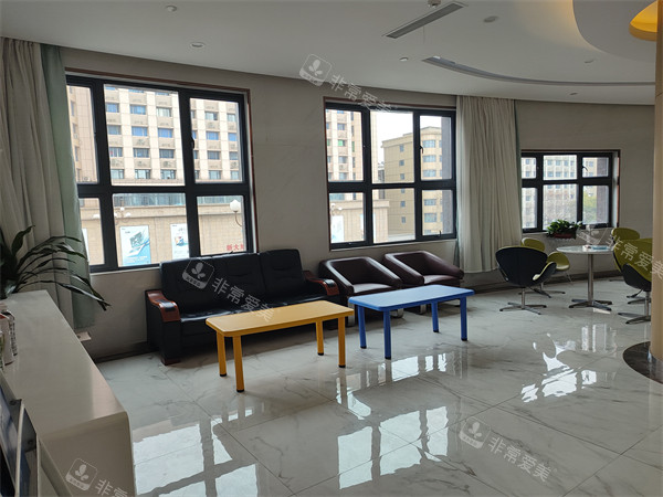 南昌摩尔口腔等候区