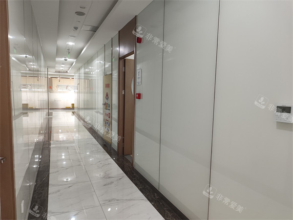 南昌摩尔口腔走廊一角