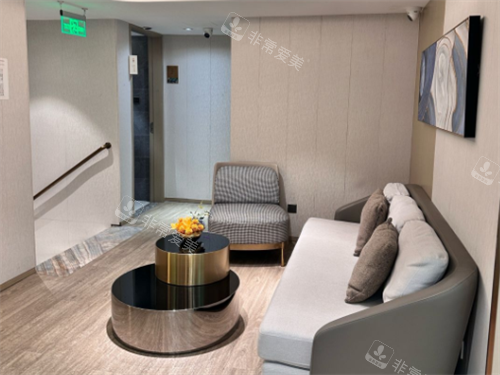 北京漾格医疗美容楼梯休息区