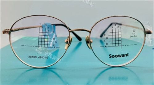 思问子夏离焦眼镜验配过程