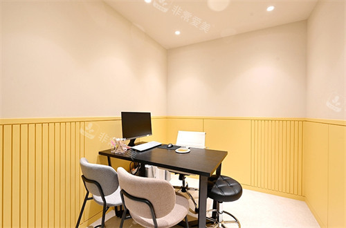 韩国Banana整形外科隆鼻怎么样?崔源哲院长专注鼻胸整形20年,江南岛山大路110号3楼预约看实例~