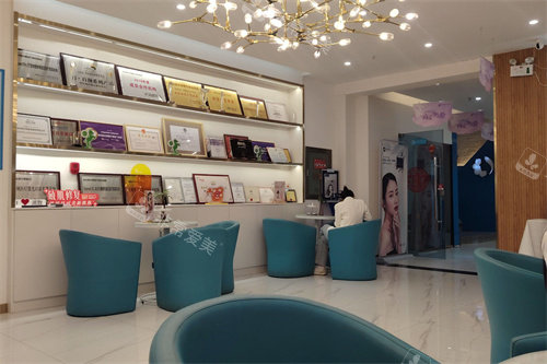 鄭州梨花雨整形大廳環(huán)境