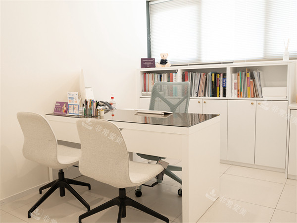 韩国清潭kamin皮肤科面诊室环境