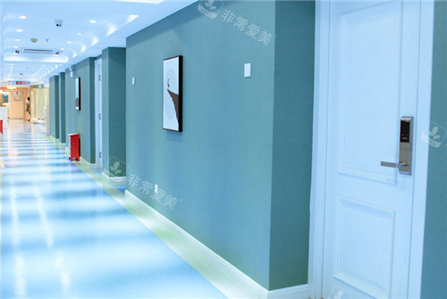 昆明華美美萊整形走廊環(huán)境一角 昆明華美美萊整形走廊環(huán)境一角