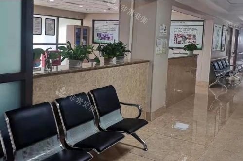 成都友谊医院等待区域