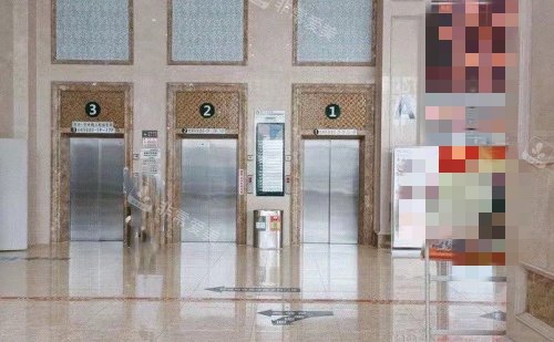 成都友谊医院电梯处环境示意图