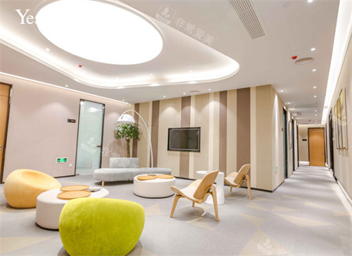 南京艺星医疗美容门诊部休息大厅