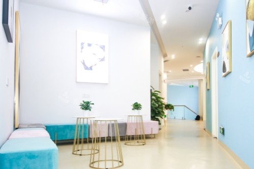 武汉铂雅医疗美容医院候诊区域