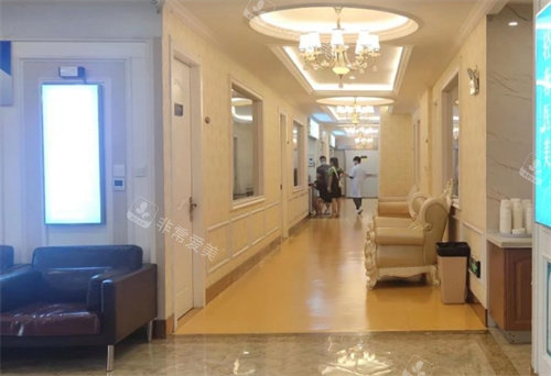 武汉赫本医疗美容医院内部走廊