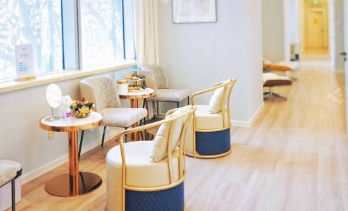 上海德琳整形等待区示意图