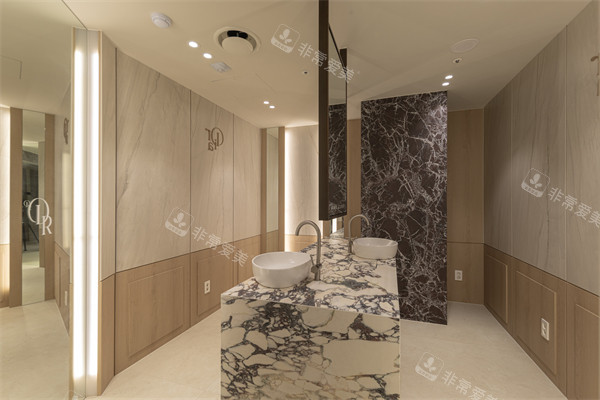 韩国DIAR皮肤科走廊一角