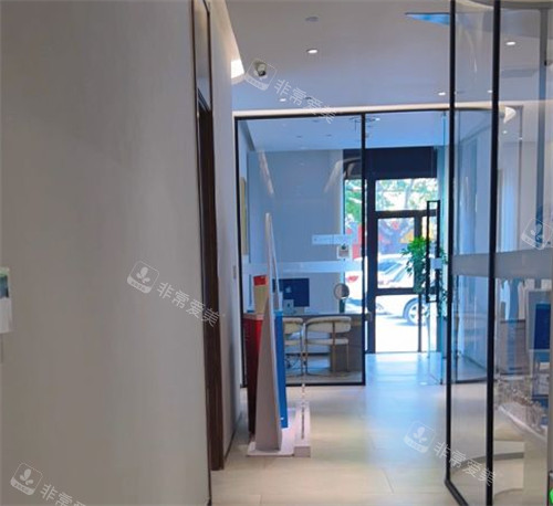 青岛皙博士医疗美容入口环境图