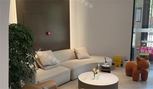 青岛皙博士医疗美容大厅环境图