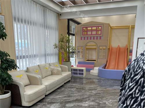 泉州泉兴口腔候诊区