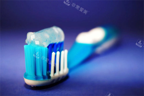 牙齿清洁宣传图