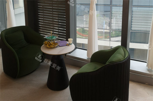 广州丽人整形医院休息沙发