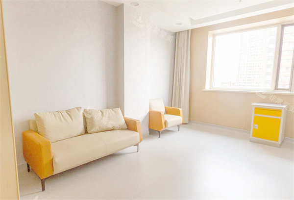 沈阳沈大医院休息区