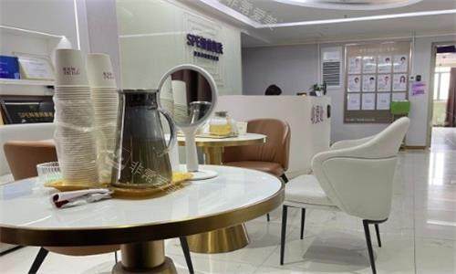 广州美莱整形休息区图