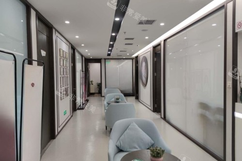 北京加减美整形候诊区