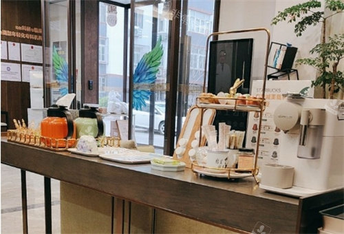 北京加减美医疗美容大厅一角