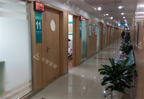 南京妇儿堂医院走廊照片 南京妇儿堂医院走廊照片