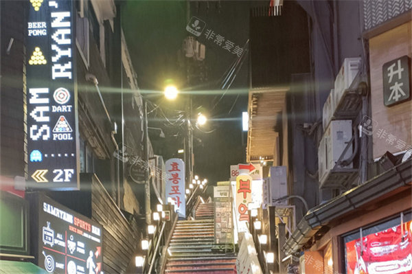 韓國旅游路線梨泰院酒吧街樓梯