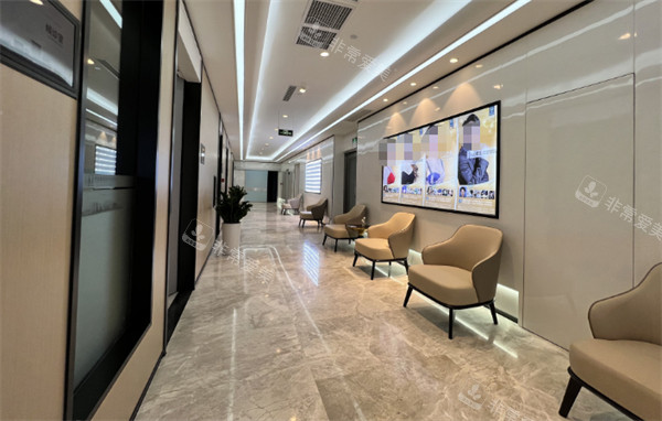 广州中家医家庭医生医疗美容门诊部过道