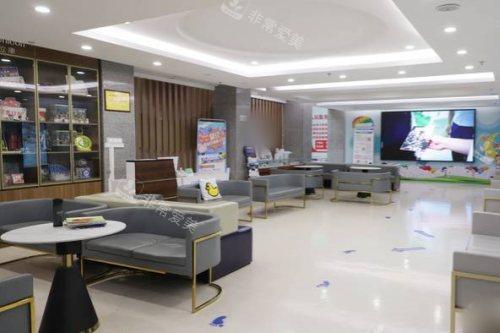 昆明眼科医院休息区