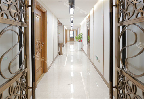 广州曙光医学美容医院走廊环境图