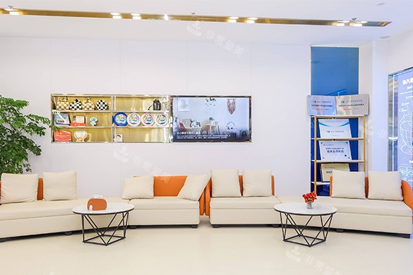 南京华厦眼科大厅候诊区