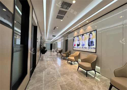 广州中家医家庭医生医疗美容走廊等候区