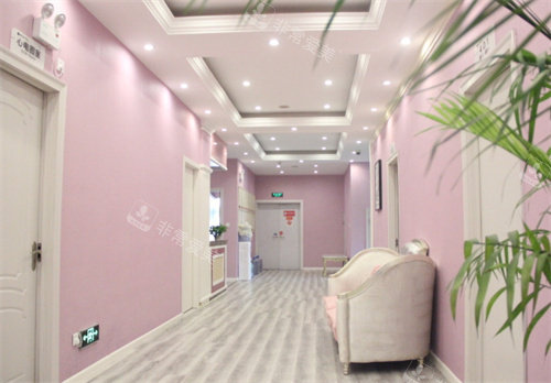 南昌莱美美容医院走廊休息区