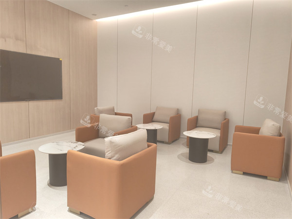 防城港华美医疗美容等候区