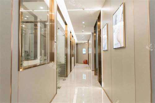 宜兴金铂利口腔走廊环境