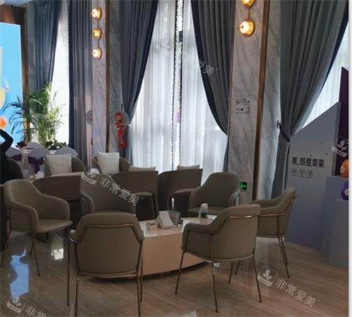 深圳美莱整形沙发区