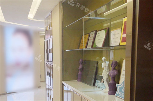 深圳奥觅医疗美容龙岗店展示区