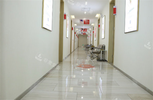 南京华韩奇致美容医院治疗室走廊 南京华韩奇致美容医院治疗室走廊
