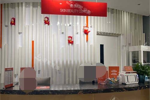 重庆美仑美奂整形全耳再造采用直埋法技术，分阶段手术还原耳部生理结构与美观度