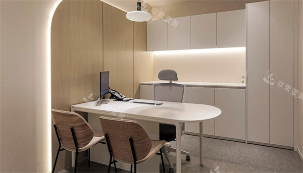 韩国tup皮肤科候诊室