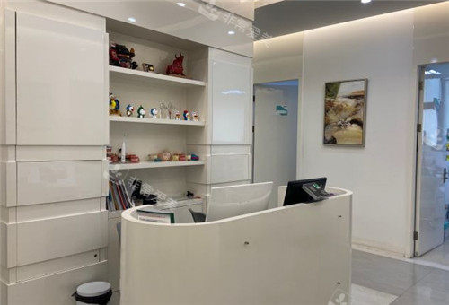 上海丽铂整形导医台