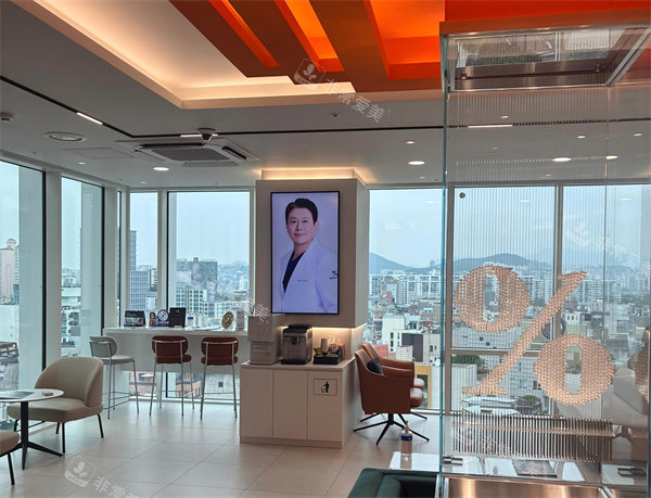 韩国百分之一整形外科室内环境 (1)