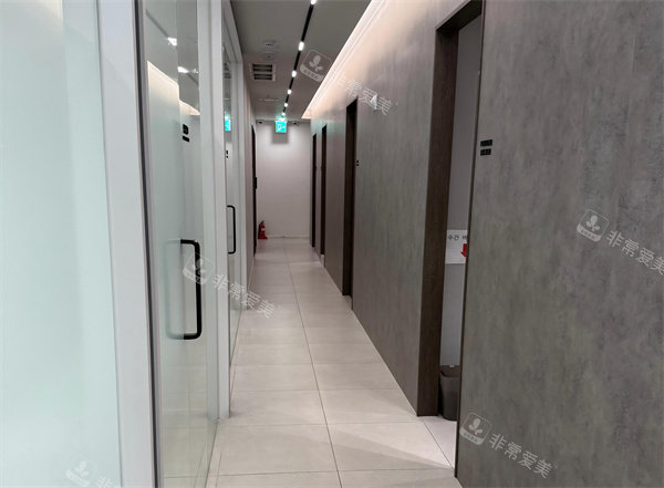 韩国百分之一整形外科走廊