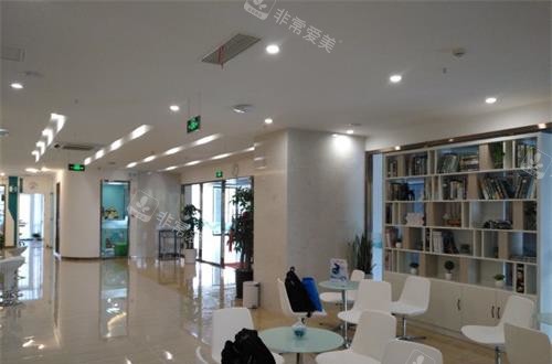 青岛维乐口腔大厅等候区