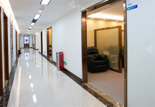 广州曙光医学美容医院过道环境