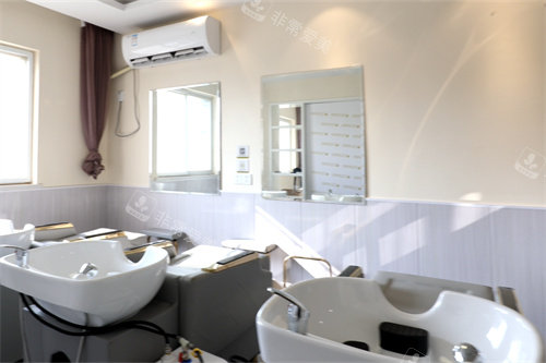 南京建国领秀植发医院洗发区